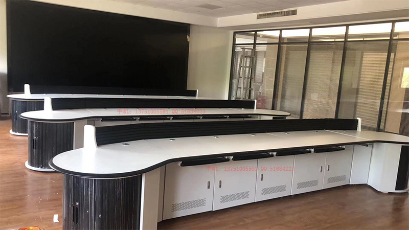 豪華不銹鋼操作臺(tái)