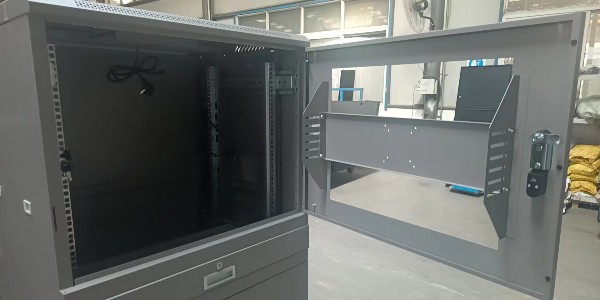 精致廠家給您介紹非標(biāo)機(jī)柜加工方式